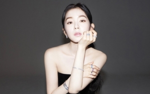 Irene Red Velvet Cantik Bersinar Umbar Belahan Dada di Iklan Perhiasan