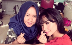 Kunjungi Kampung Lala, Reaksi Nagita Slavina Saat Pipi Tiba-Tiba Dicium Disorot