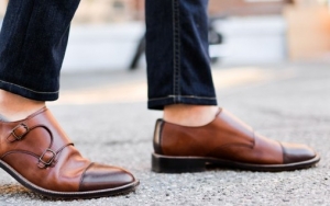 Jangan Pakai Sepatu Kulit dalam Keadaan Lembab, dan Beri Dia Waktu untuk Bernafas