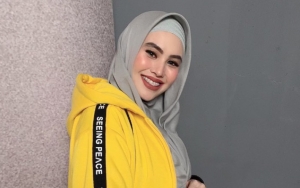 Sakit Kuning, Kartika Putri Nangis Lihat Bayinya Di Inkubator