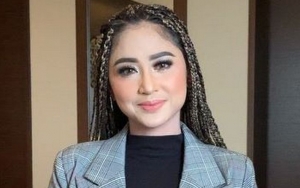 Dewi Persik Anggun Berhijab di JFW, Akui Mulai Tak Nyaman Berbusana Terbuka