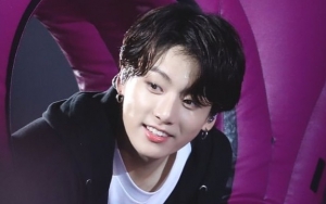 Reaksi Kocak Jungkook BTS Saat Celananya Robek di Panggung