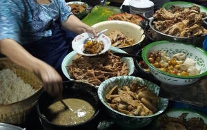 Cobain Sensasi Gudeg Ceker Bu Kasno Yang Lumer Di Mulut