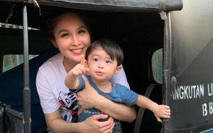 Raphael 'Tuan Muda' Bantu Sandra Dewi Borong Popok Mahal, Suara Medok Curi Perhatian