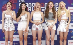 ITZY Santai Tapi Modis Menuju Jakarta, Dandanan Yeji Paling Disorot
