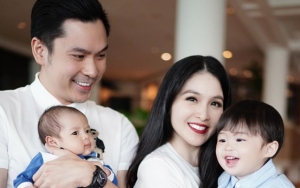 Habiskan Akhir Pekan Bersama, Sandra Dewi Bagikan Aksi Rafa Cium Adik Tepis Isu 'Pilih Kasih'