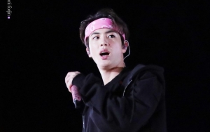 Rambut Mullet Jin BTS di Season Greetings 2020 Bikin Syok Berat, Tetap Tampan?