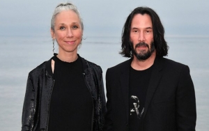 Wajah Awet Muda Keanu Reeves Jadi Bahan Gosip Gara-Gara Pacar Baru Kelihatan Lebih Tua