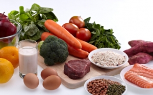 Konsumsi Makanan 4 Sehat 5 Sempurna untuk Menjaga Kesehatan di Musim Pancaroba