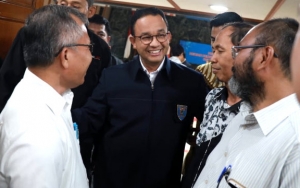 Anies Baswedan Dicap Amatir Usai Disdik DKI Minta Rp34 M Untuk Helm Proyek
