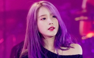IU Ubah Lirik 'Red Queen' Di Konser Solo Untuk Beri Penghormatan Pada Sulli