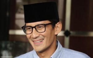 Sandiaga Uno Sorot JPO Sudirman yang Atapnya Dicopot Anies Baswedan
