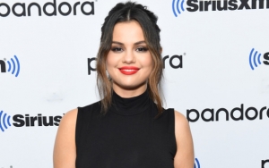 Selena Gomez Ajak Sang Adik di Premiere 'Frozen II', Tampil Kembar Pakai Gaun Ala Princess