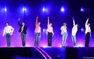 Desain Mikrofon Baru BTS Curi Perhatian, Lebih Keren Sebelumnya?