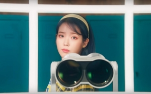 IU Tampil Super Imut Dengan Rambut Biru Dalam Teaser MV Comeback 'Blueming'