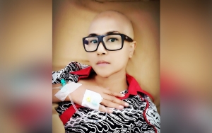  Foto Ria Irawan Terbaring Lemas Sulit Bicara dan Bergerak Pasca Dilarikan Ke UGD