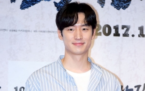 Tampil Dewasa di Pemotretan Majalah, Lee Je Hoon Akui Ingin Bintangi Film Romantis dan Bergairah