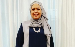 Ely Sugigi Ungkap Alasan 'Lepas Hijab', Minta Netizen Tak Urusi Dosanya