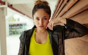 Pamer Foto Seksi dengan Bagian Dada Ngintip, Marshanda Ngaku Langsung Ditegur Instagram