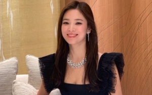 Song Hye Kyo Ucap Terima Kasih Ultahnya Dirayakan Fans, Foto Seksi di Pantai Curi Perhatian