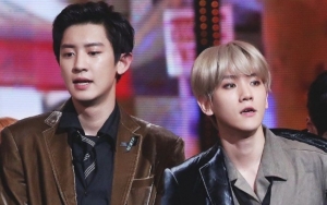 Chanyeol dan Baekhyun EXO Bikin Histeris Dandan Lokal Ala Mas-Mas Jawa