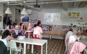 Enggak Hanya Bernuansa K-Pop, Plus Eight Two Cafe Ternyata Milik Idol Sendiri