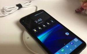 Turunkan Kontras Layar Ponsel dan Atur dalam Mode Pesawat Saat Mengisi Daya Handphone