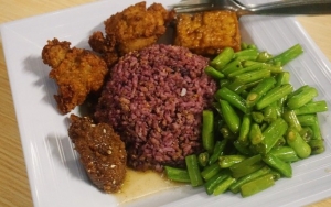 Ingin Makan Malam yang Sehat dan Lezat di Bandung? Datangi Saja Warung Nasi Kalong
