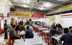 Cafe Madtari, Salah Satu Tempat Nongkrong Favorit Anak Muda di Bandung Saat Malam
