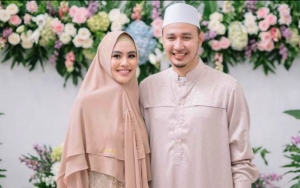 Kartika Putri Beri Peringatan Keras Pada Wanita Kegatelan Yang Suka Kirim Pesan pada Habib Usman