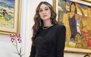 Luna Maya Umbar 'Love' Hingga Ditatap Mesra, Kode Siap Go Public dengan 'Pacar Jepang'?