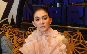  Syahrini Berhijab Pakai Gamis Panjang Langsung Disentil Soal Ibadah Jangan Pencitraan