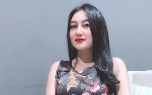 Pamela Safitri Mandi Kembang dan Berbikini Saat Sarapan Bikin Auto Istigfar