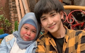 Kekeyi Posting Foto Rio Ramadhan Tidur di Ranjang Hotel Langsung Diserbu Tudingan Miring