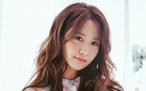 Yoona SNSD Bikin Speechless Saking Cantiknya Pakai Gaun Umbar Bahu Bak Putri 