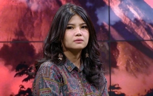 Usai Tak Bisa Kupas Jeruk, Kini Rosa Meldianti Bingung Cara Buka Buah Durian