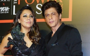 Aksi 'Bucin' Shahrukh Khan pada Sang Istri di Red Carpet Ini Jadi Viral