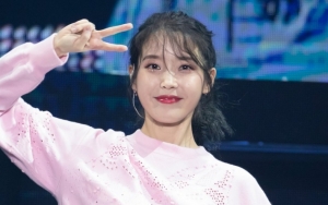 Cara IU Perlakukan Para Penggemar Lansia Saat Konser Ini Sukses Bikin Terharu
