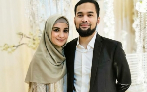 Teuku Wisnu Panjatkan Doa Mulia Saat Umrah, Shireen Sungkar Pakai Cadar Dipuji Habis-Habisan