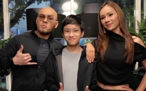 Azka Putra Deddy Corbuzier Pegang Salib Dibully, Kalina Oktarani Ngegas Beri Pembelaan