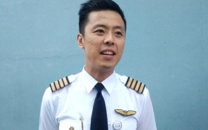 Iis Dahlia Ngotot Suami Tak Urusi Bagasi, Kapten Vincent Beber Tugas Utama Pilot