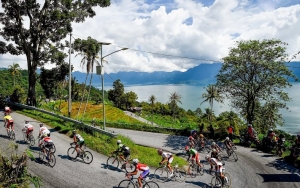 Kelok 44 Di Sumatera Barat, Di Mana Belokan Dan Tanjakan Jadi Satu