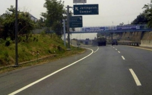 Hati-hati, Tanjakan Gombel Di Semarang Ini Curam Dan Rawan Longsor
