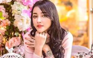 Gaji Pramugari Cuma 'Segini', Siwi Pakai Tas Dior Ala Sandra Dewi Hingga Pamer Mercy Disorot