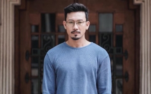 Instagram Denny Sumargo 'Dibajak', Kumis Lebatnya Malah Sukses Bikin Salfok