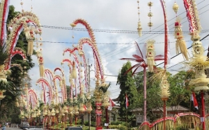 Penjor dan Ngejot, Tradisi Natal Unik di Bali yang Sarat Akan Toleransi