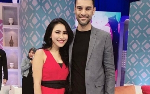 Didi Riyadi Girang Bukan Main Dapat Nomor Ponselnya, Ayu Ting Ting Beri Reaksi Tak Terduga