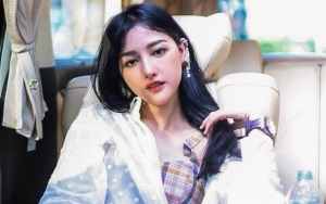 Pramugari Cantik Siwi Dituduh Nakal Sejak Remaja, Aksi Tidur Dekat Cowok Pamer Bulu Ketiak Disorot