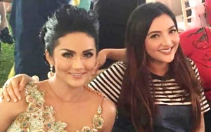  Foto Lawas Ashanty Cium Krisdayanti Kembali Dibahas dan Banjir Komentar