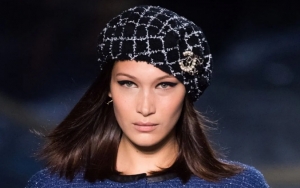 Begini Cara Bella Hadid Rayakan Natal Bersama Keluarga Meski Beda Agama